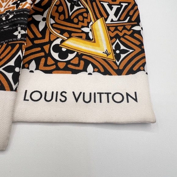 LOUIS VUITTON Silk Monogram Crafty Confidential Bandeau Caramel - Picture 5 of 7